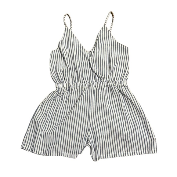 Striped summertime romper with tie belt - Picture 2 of 7